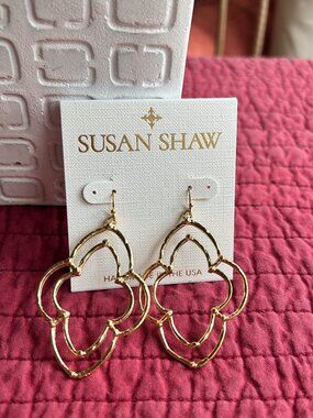 Susan Shaw Dotted Scallop Earrings NWT